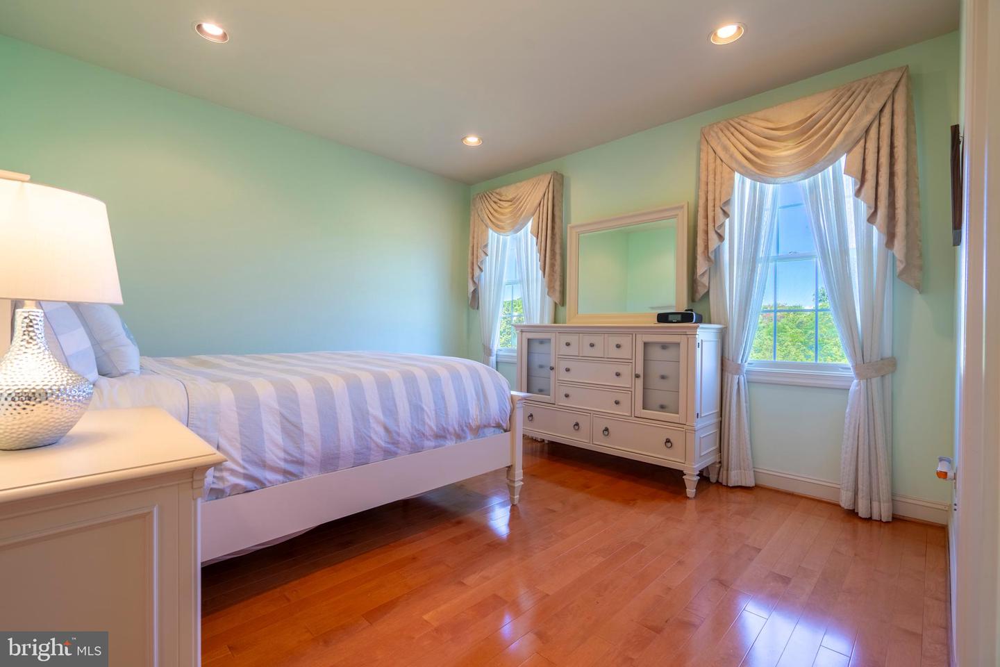 104 Usher Ln