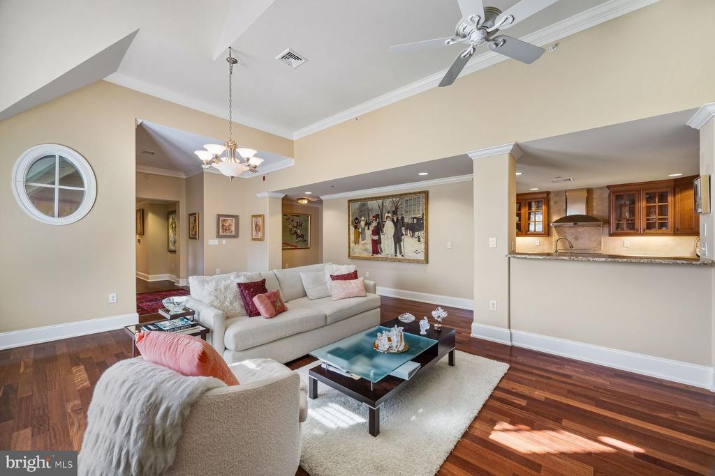 115 E. MONTGOMERY AVENUE Unit: 3B