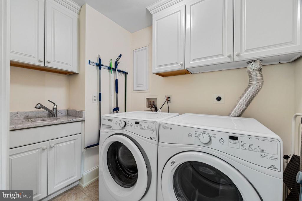 115 E. MONTGOMERY AVENUE Unit: 3B