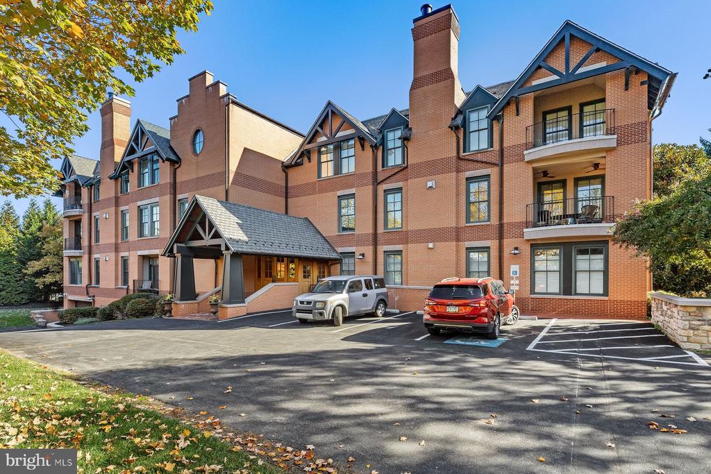 115 E. MONTGOMERY AVENUE Unit: 3B