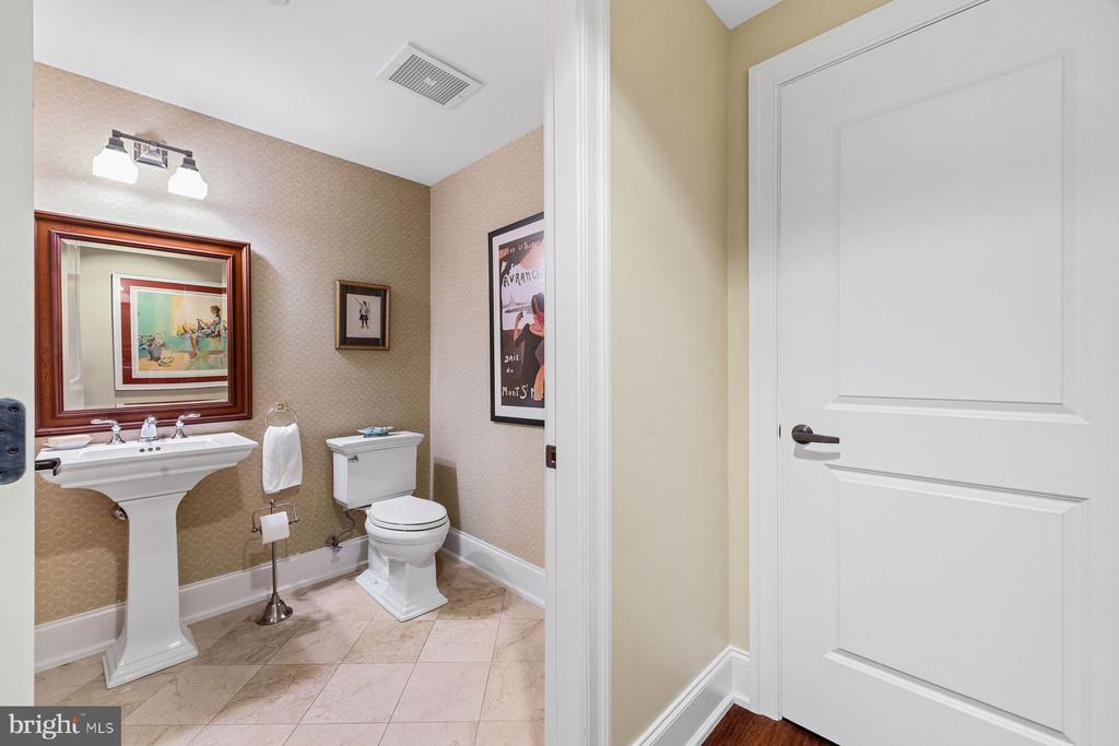 115 E. MONTGOMERY AVENUE Unit: 3B