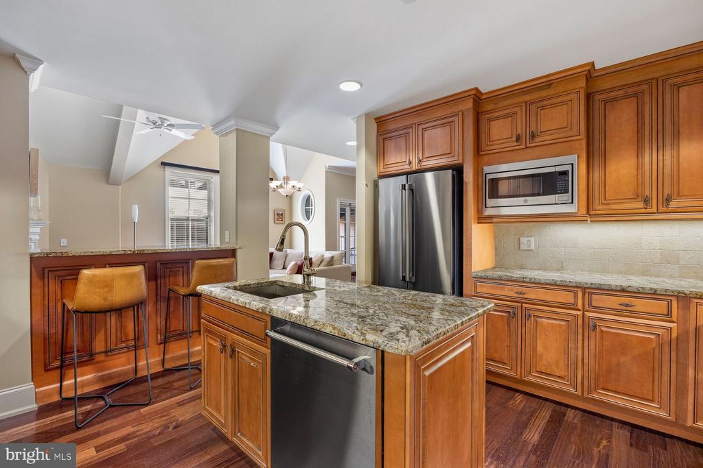 115 E. MONTGOMERY AVENUE Unit: 3B