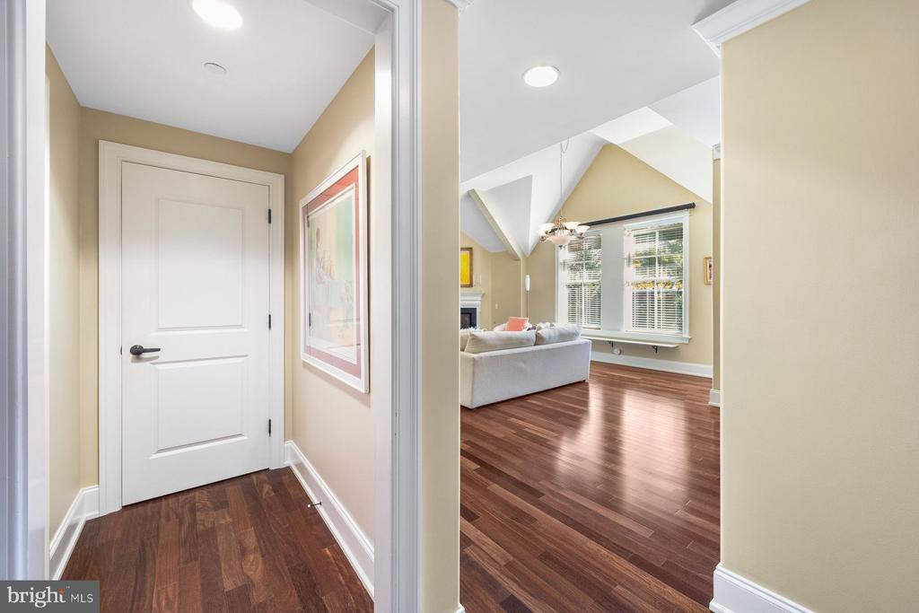 115 E. MONTGOMERY AVENUE Unit: 3B