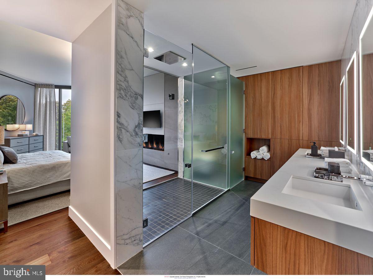 2100 HAMILTON STREET Unit: 6D
