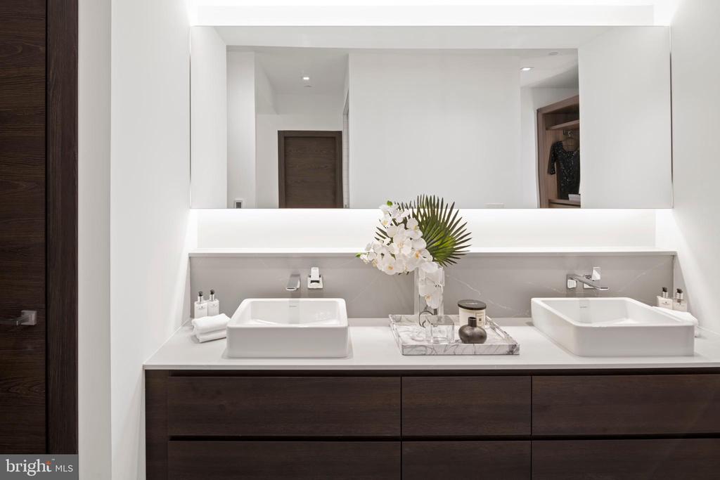 2108 WALNUT STREET Unit: 201