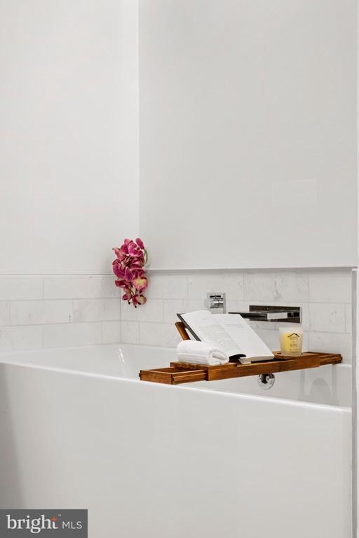 2108 WALNUT STREET Unit: 201