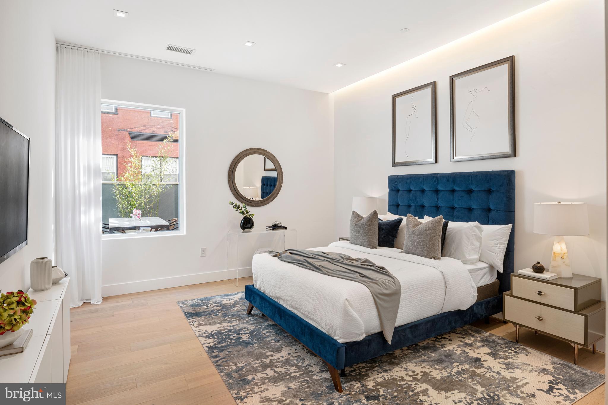 2108 WALNUT STREET Unit: 201