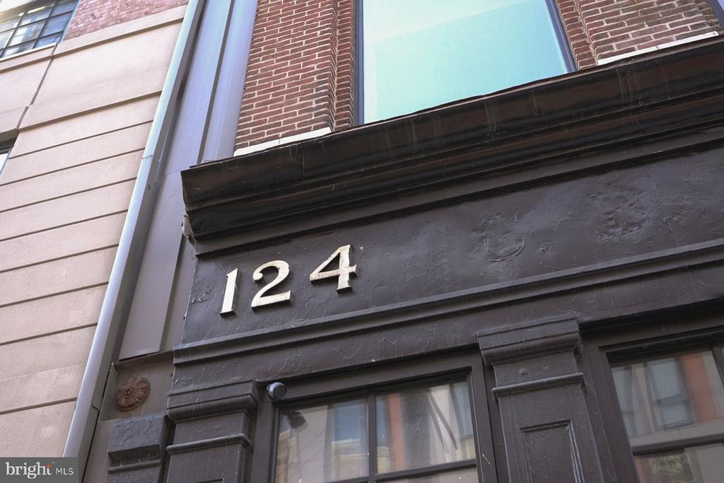 124 N 2ND STREET Unit: 2
