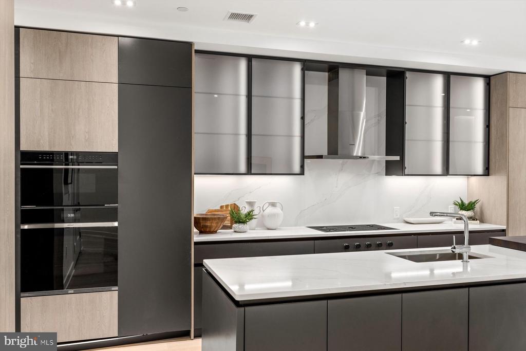 124 N 2ND STREET Unit: 2