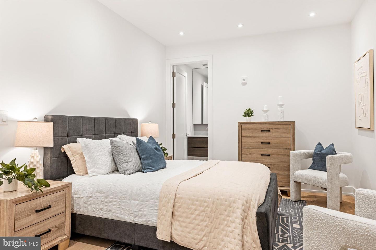 124 N 2ND STREET Unit: 4
