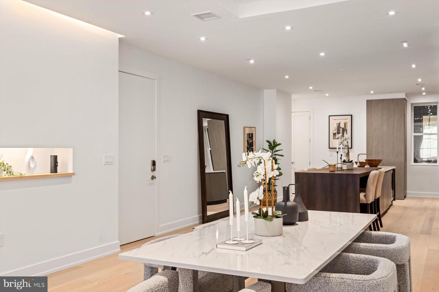 124 N 2ND STREET Unit: 4
