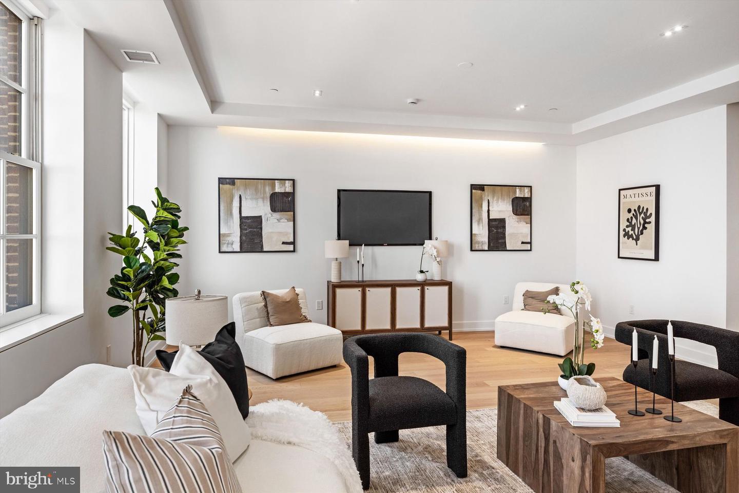 124 N 2ND STREET Unit: 4