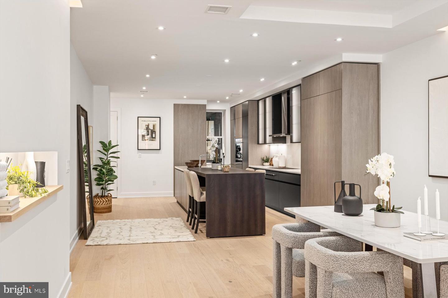 124 N 2ND STREET Unit: 4