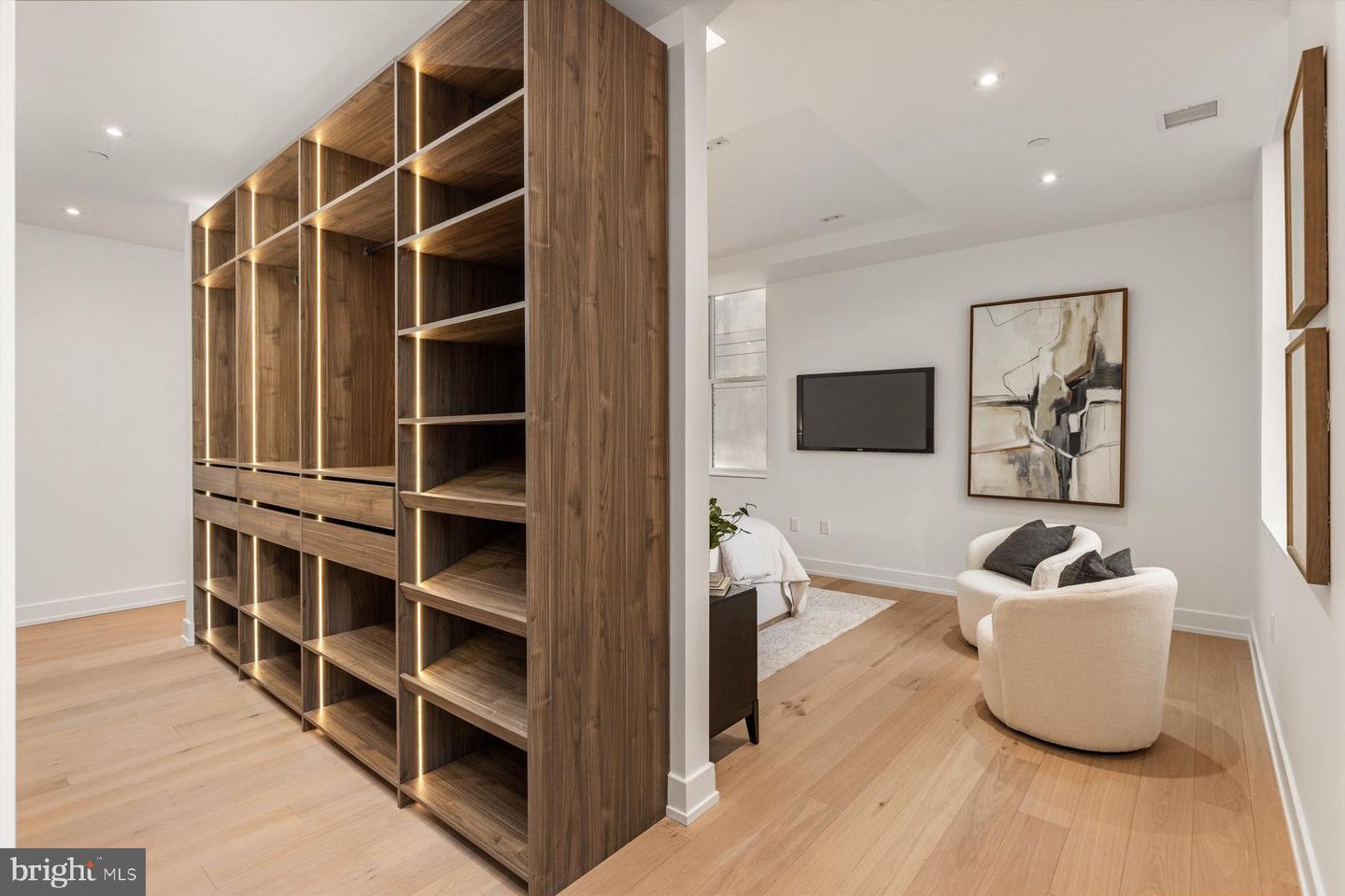124 N 2ND STREET Unit: 4