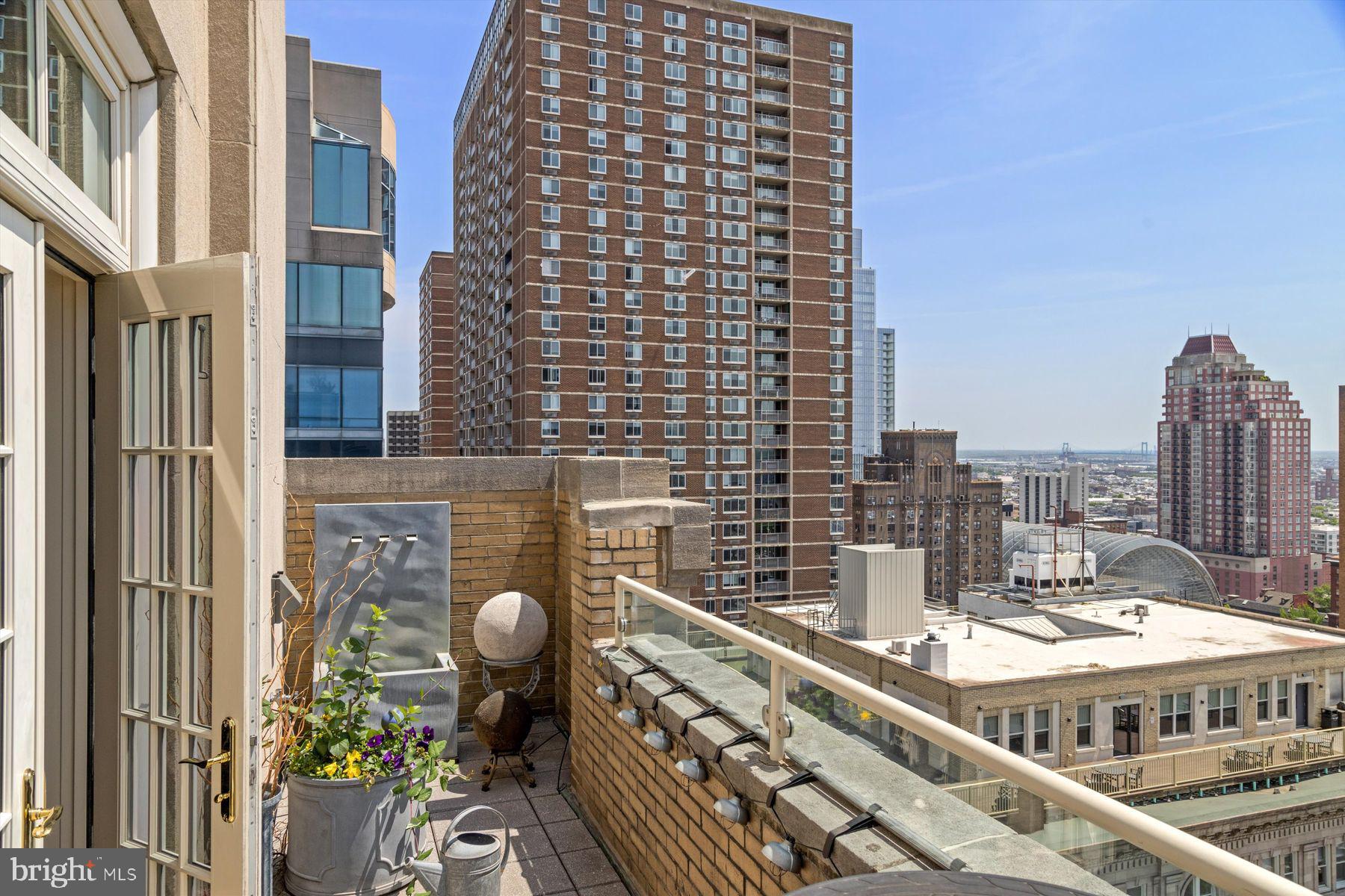 1601 LOCUST STREET Unit: PH1800