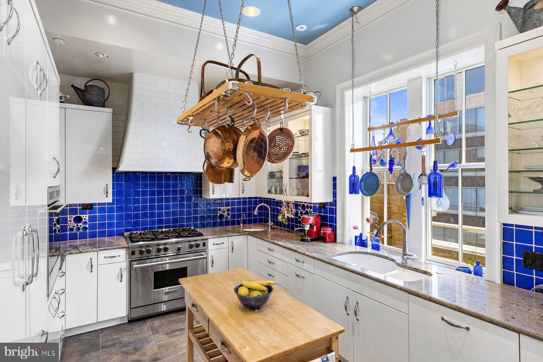 1601 LOCUST STREET Unit: PH1800