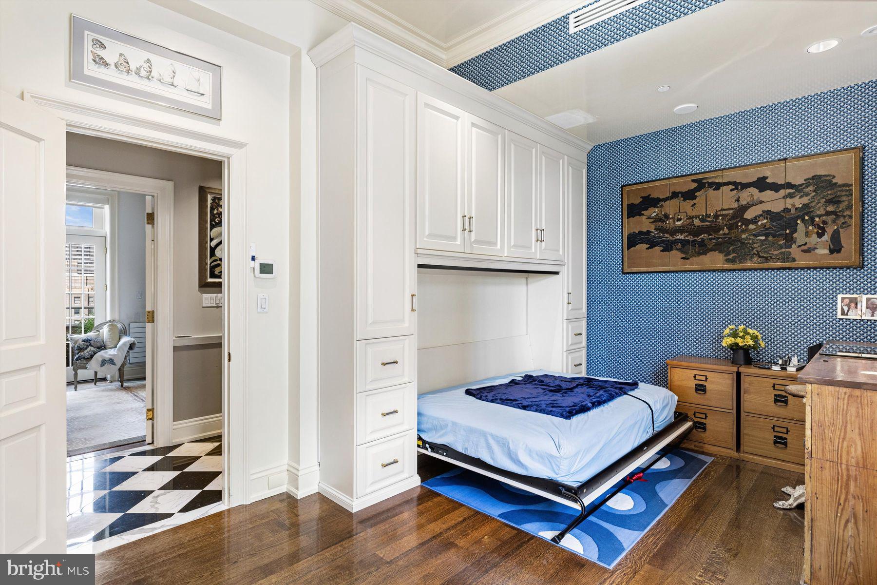 1601 LOCUST STREET Unit: PH1800