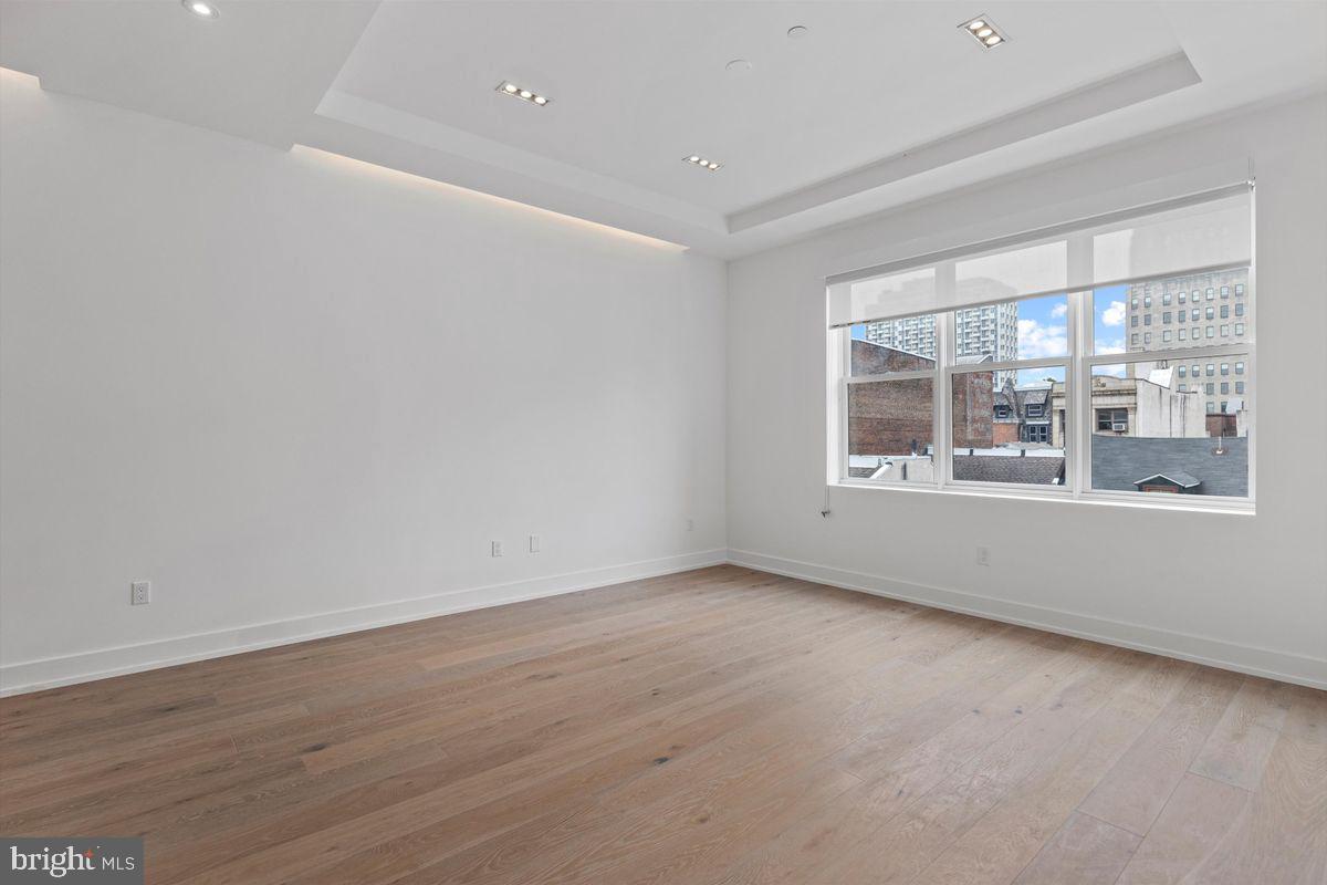 724 CHESTNUT STREET Unit: 201