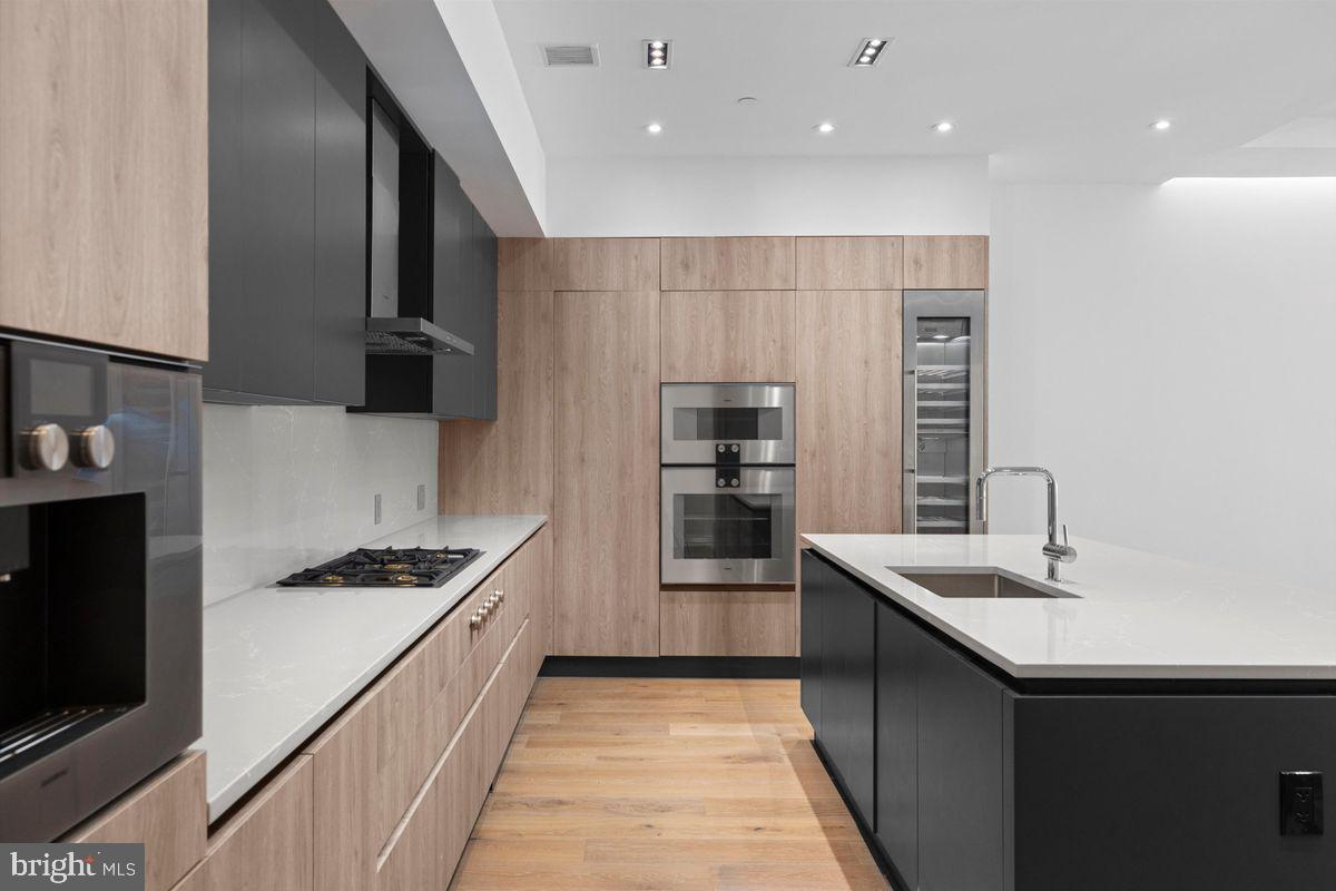 724 CHESTNUT STREET Unit: 301