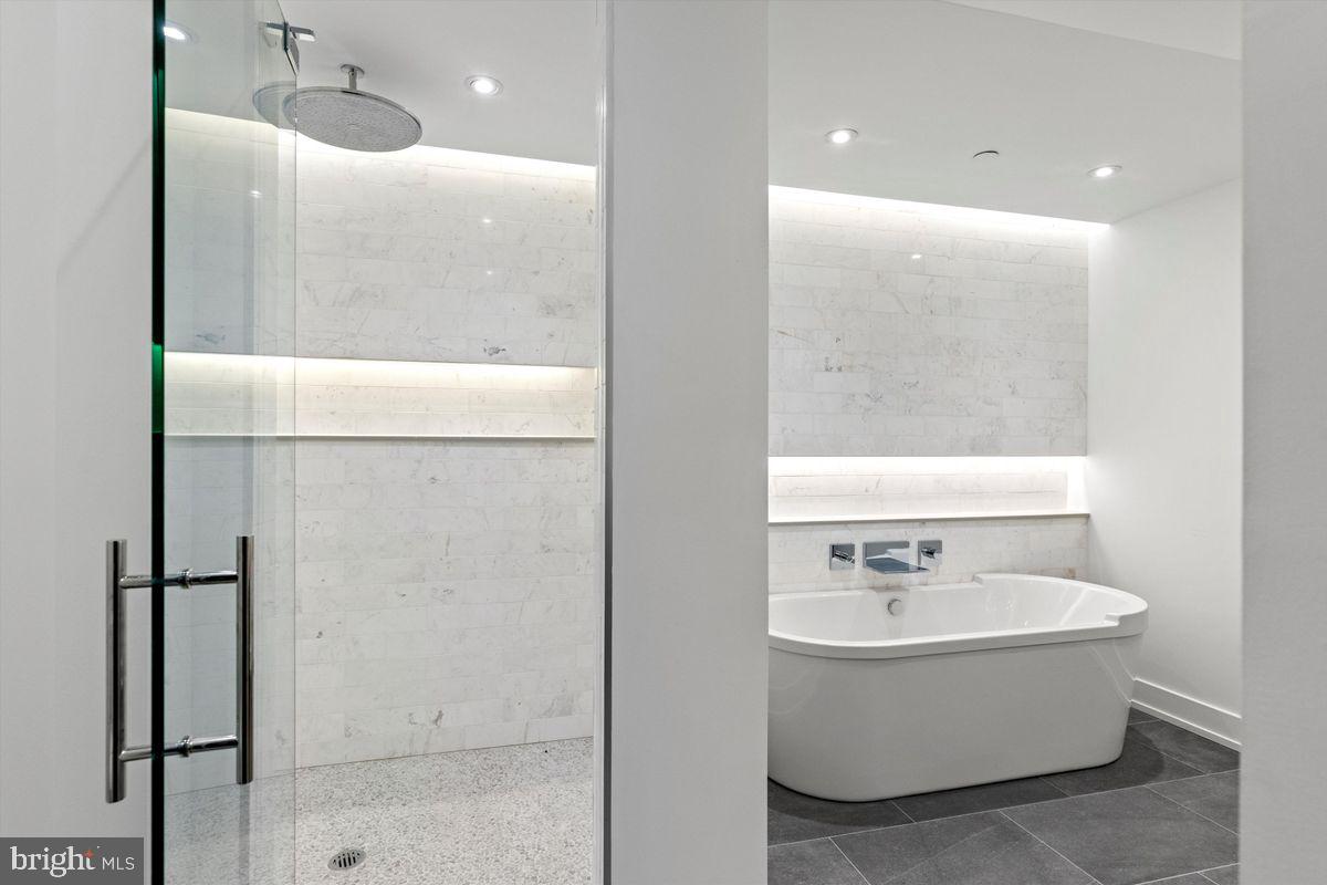 724 CHESTNUT STREET Unit: 301