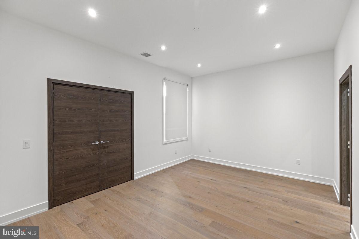 724 CHESTNUT STREET Unit: 301