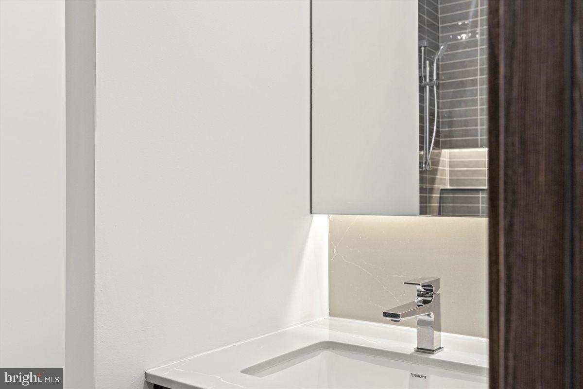 724 CHESTNUT STREET Unit: 301