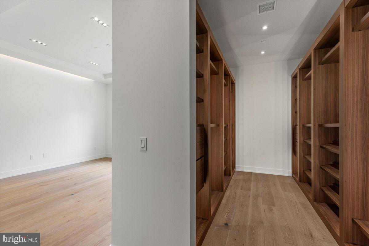 724 CHESTNUT STREET Unit: 301