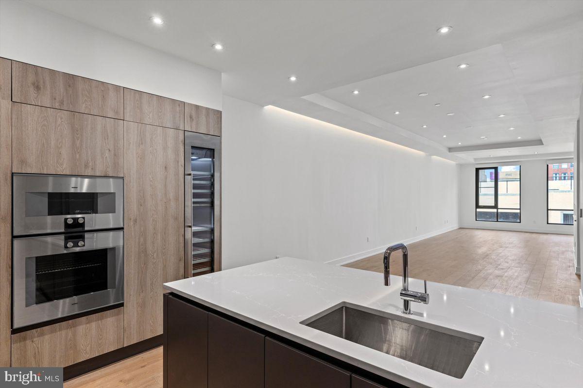 724 CHESTNUT STREET Unit: 301