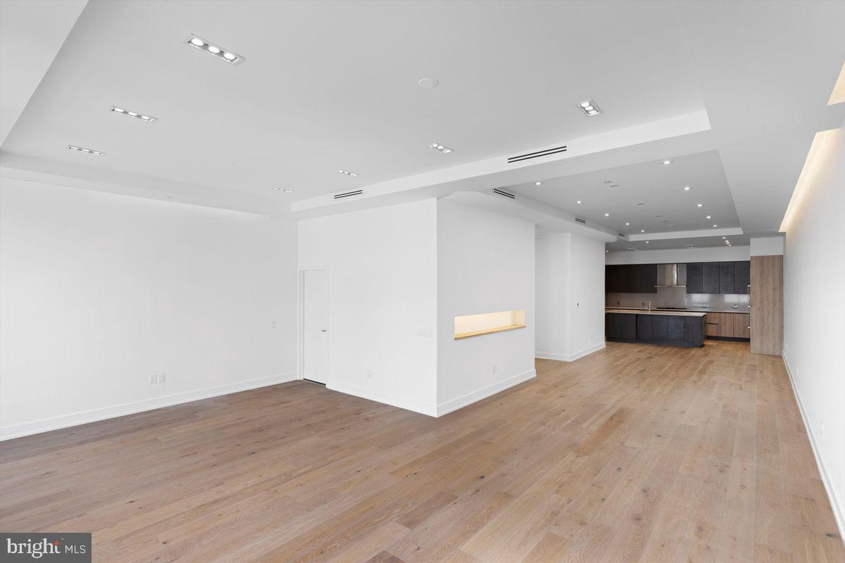 724 CHESTNUT STREET Unit: 301