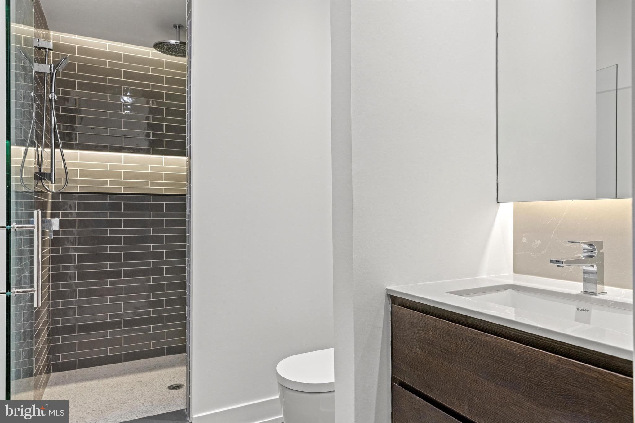 724 CHESTNUT STREET Unit: 401