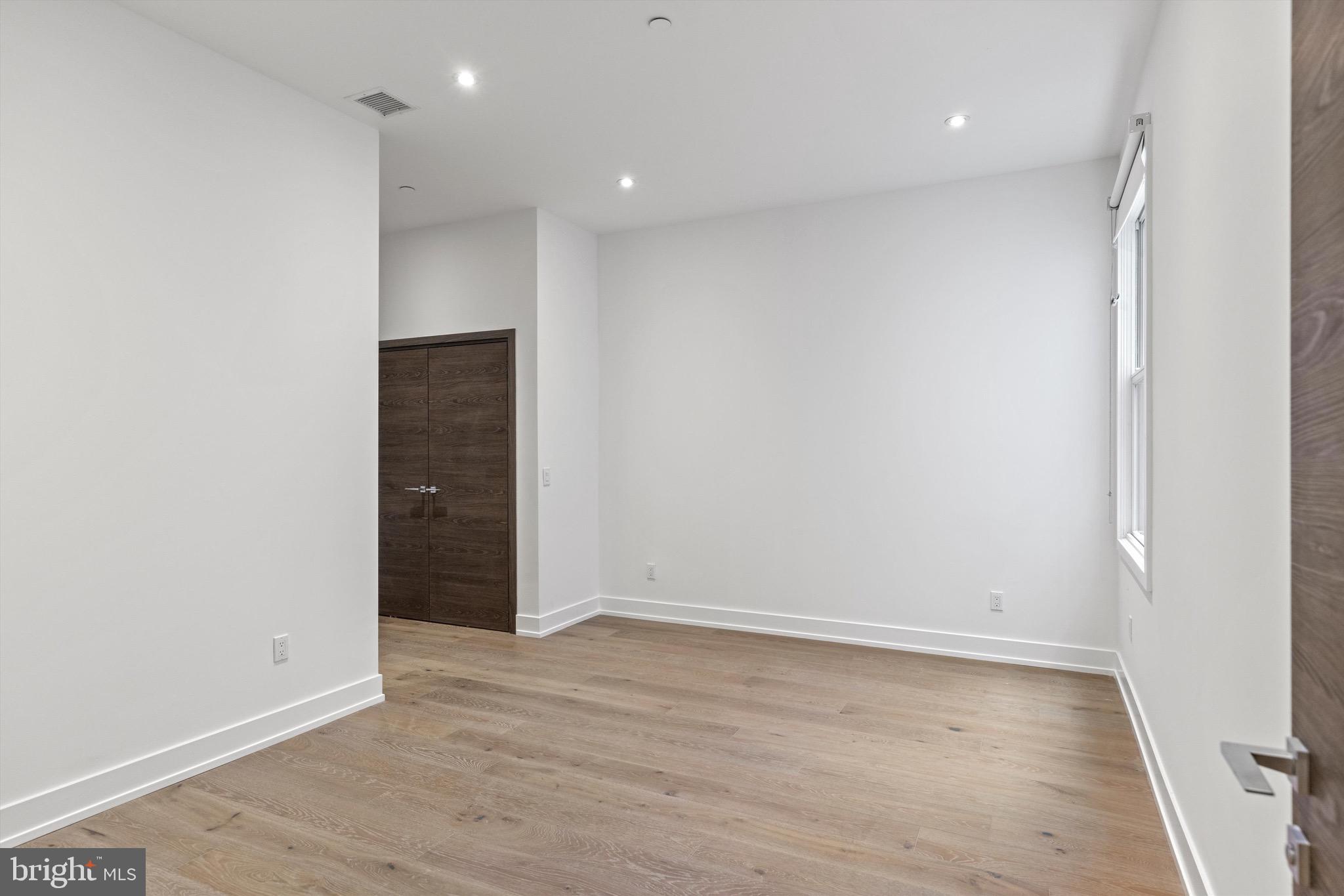 724 CHESTNUT STREET Unit: 401