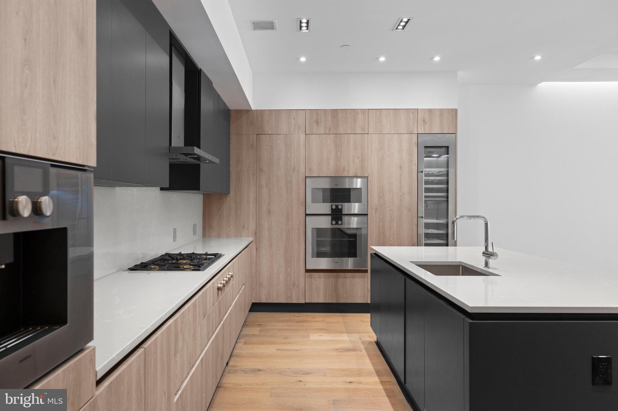 724 CHESTNUT STREET Unit: 401