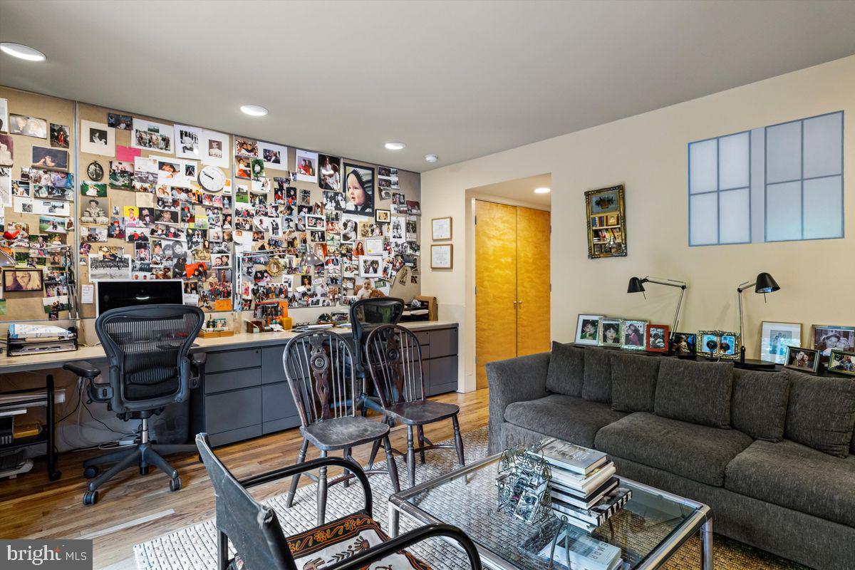 264 S 11TH STREET