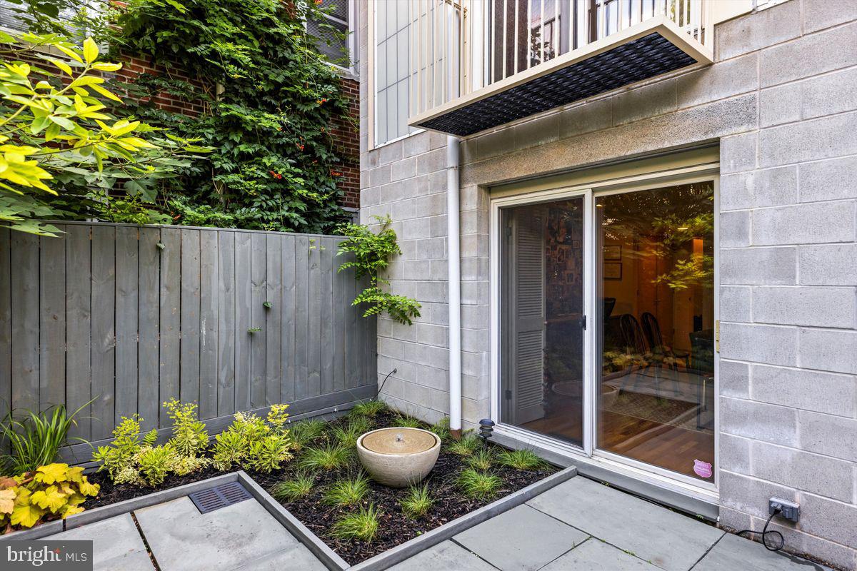 264 S 11TH STREET