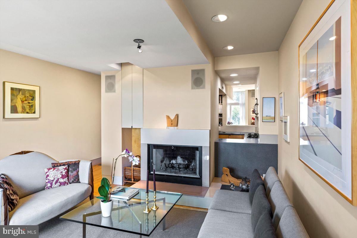 264 S 11TH STREET