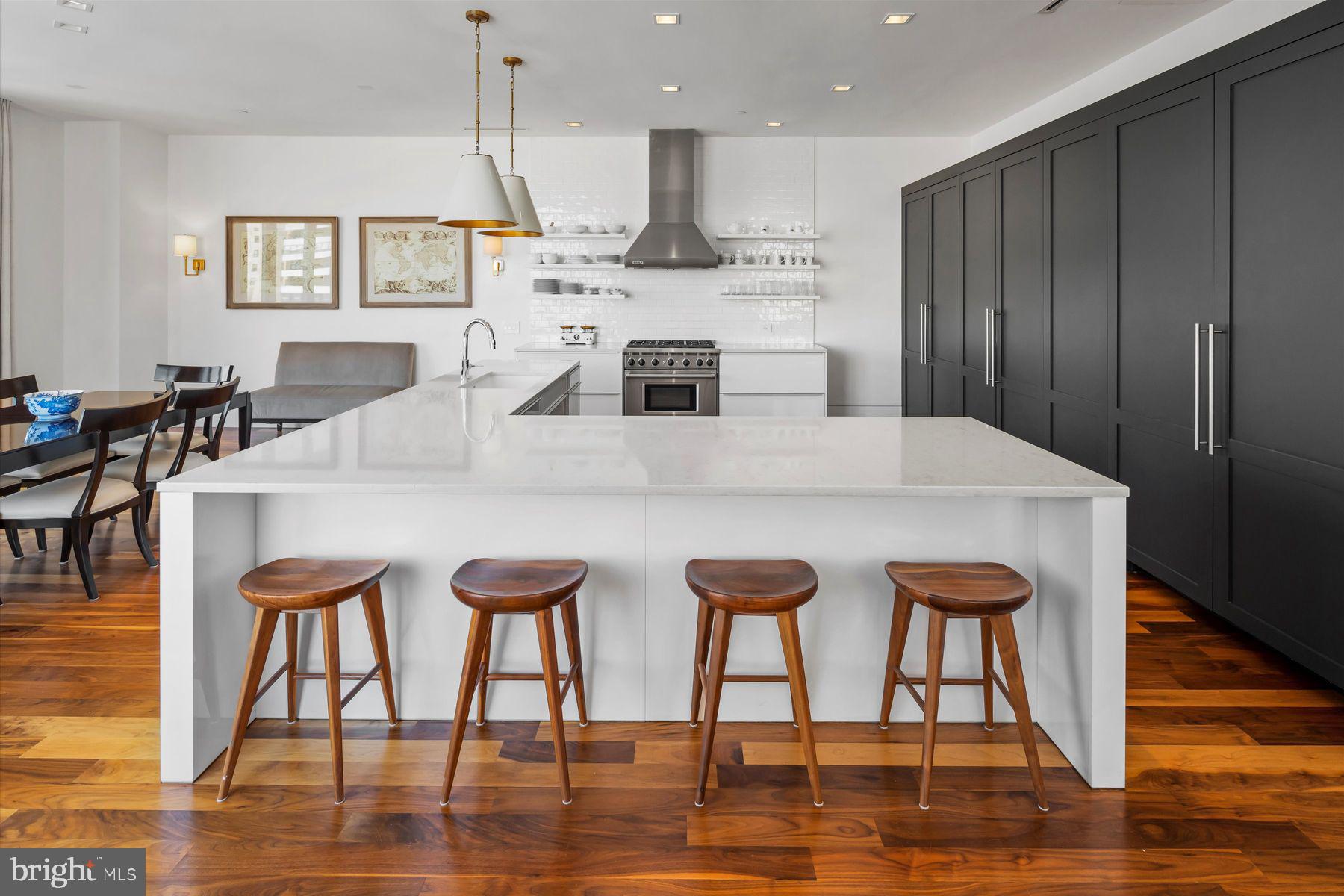 1101 Locust STREET Unit: 11E