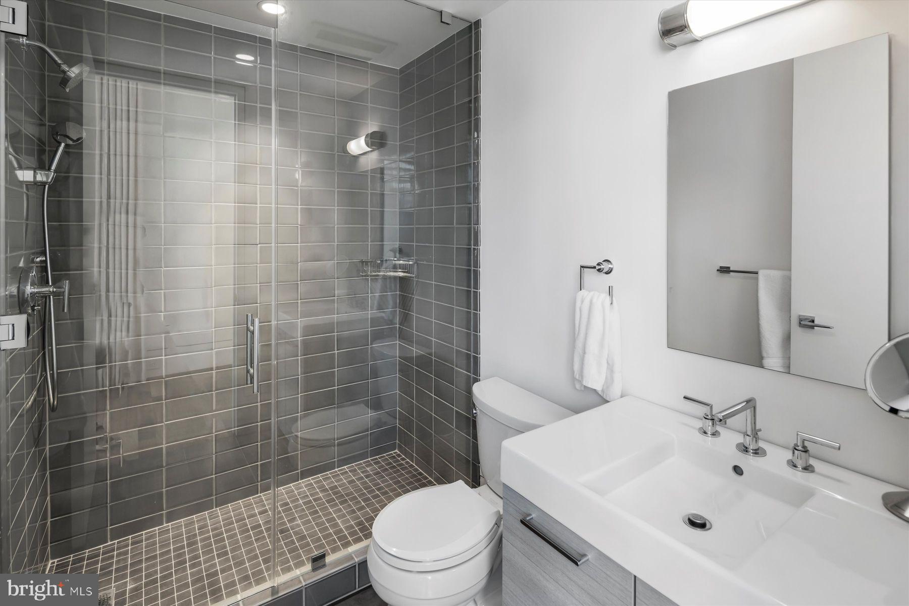 1101 Locust STREET Unit: 11E