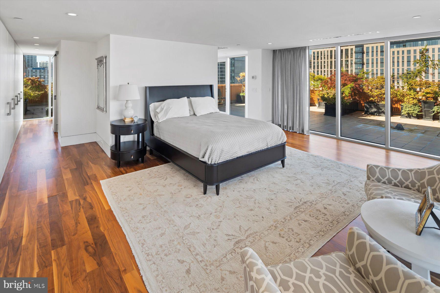 1101 Locust STREET Unit: 11E