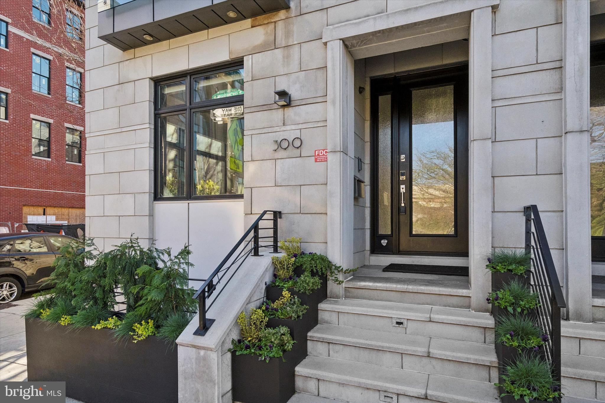 300 N 2nd St