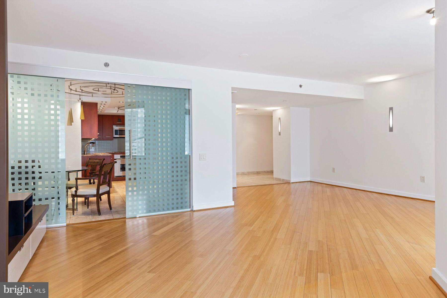 202-10 W. Rittenhouse Square #1007
