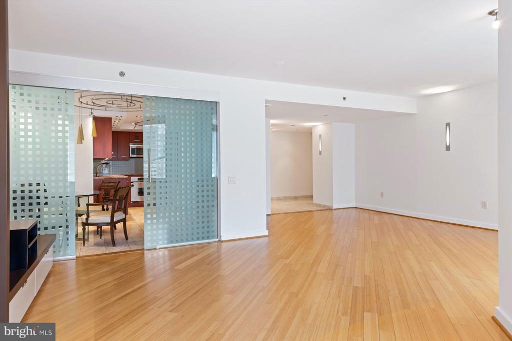 202-10 W. Rittenhouse Square #1007