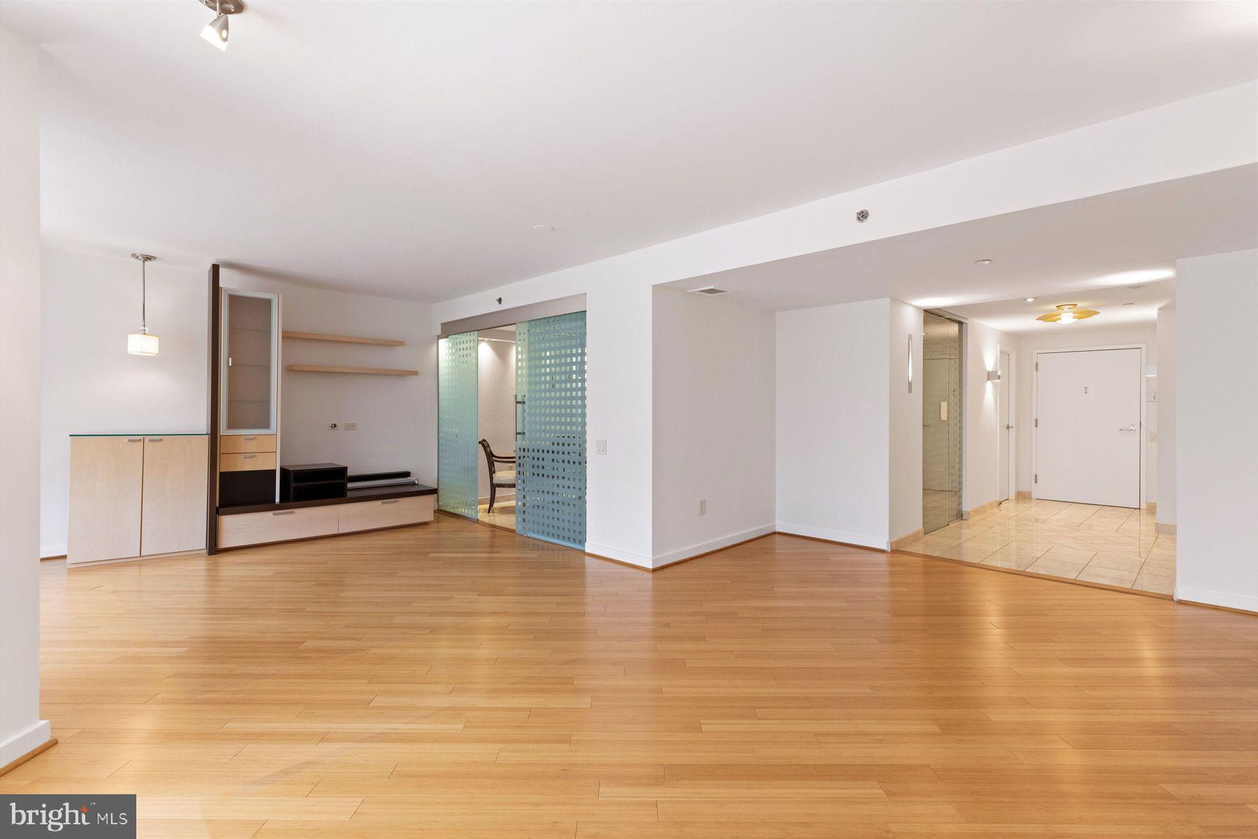 202-10 W. Rittenhouse Square #1007