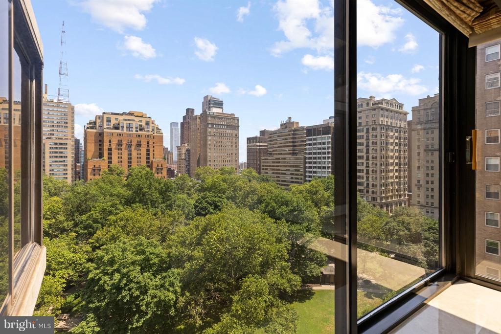 202-10 W. Rittenhouse Square #1007