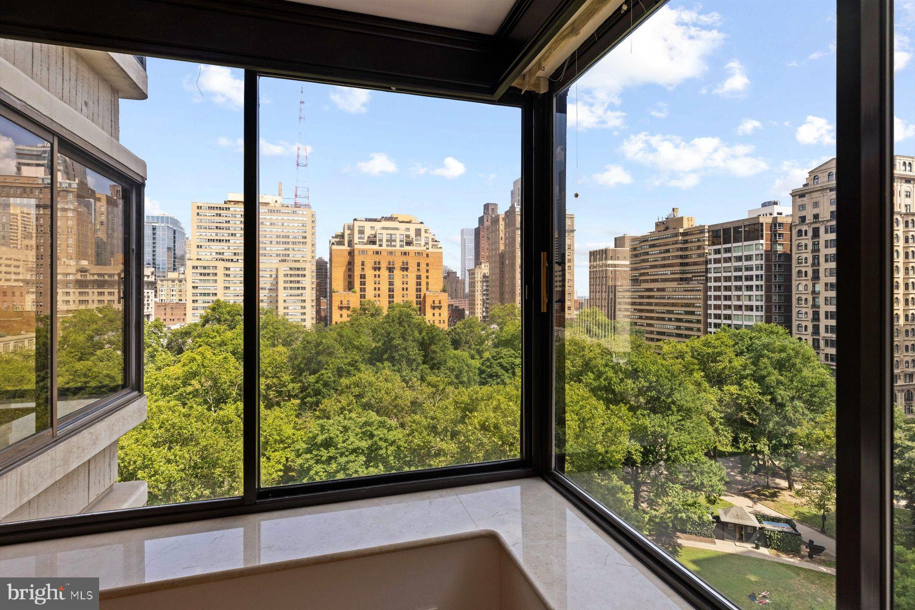 202-10 W. Rittenhouse Square #1007