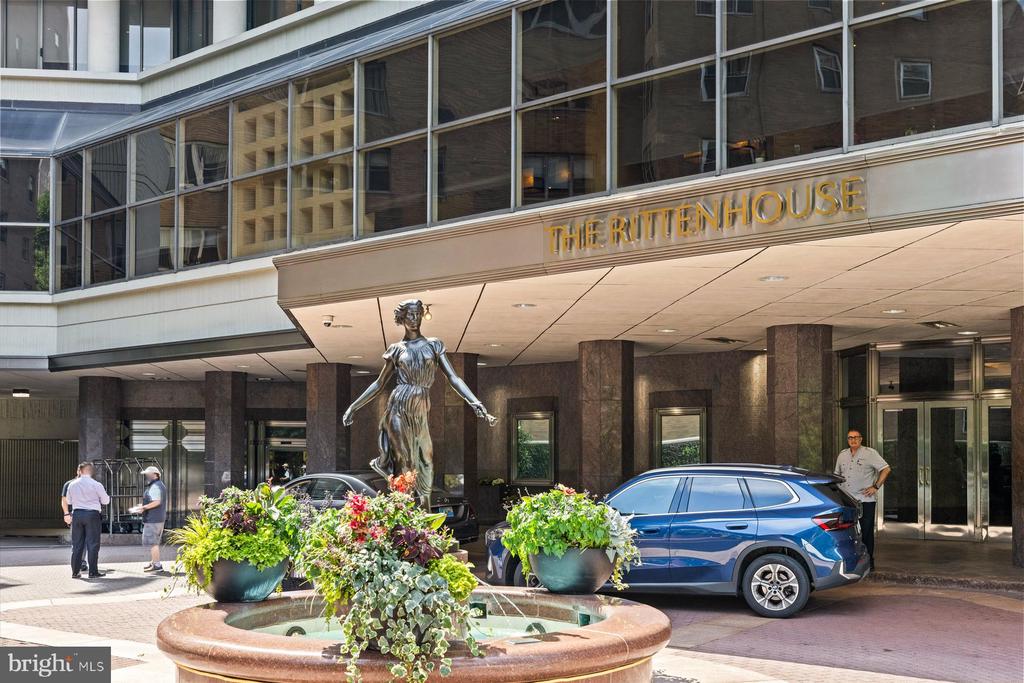 202-10 W. Rittenhouse Square #1007
