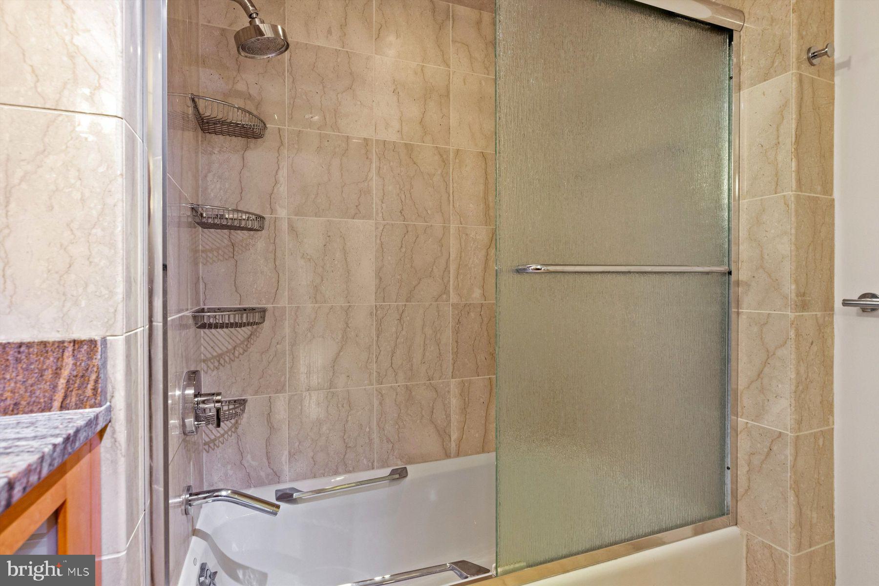 202-10 W. Rittenhouse Square #1007