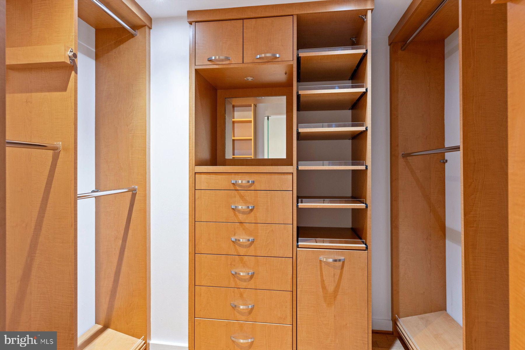 202-10 W. Rittenhouse Square #1007