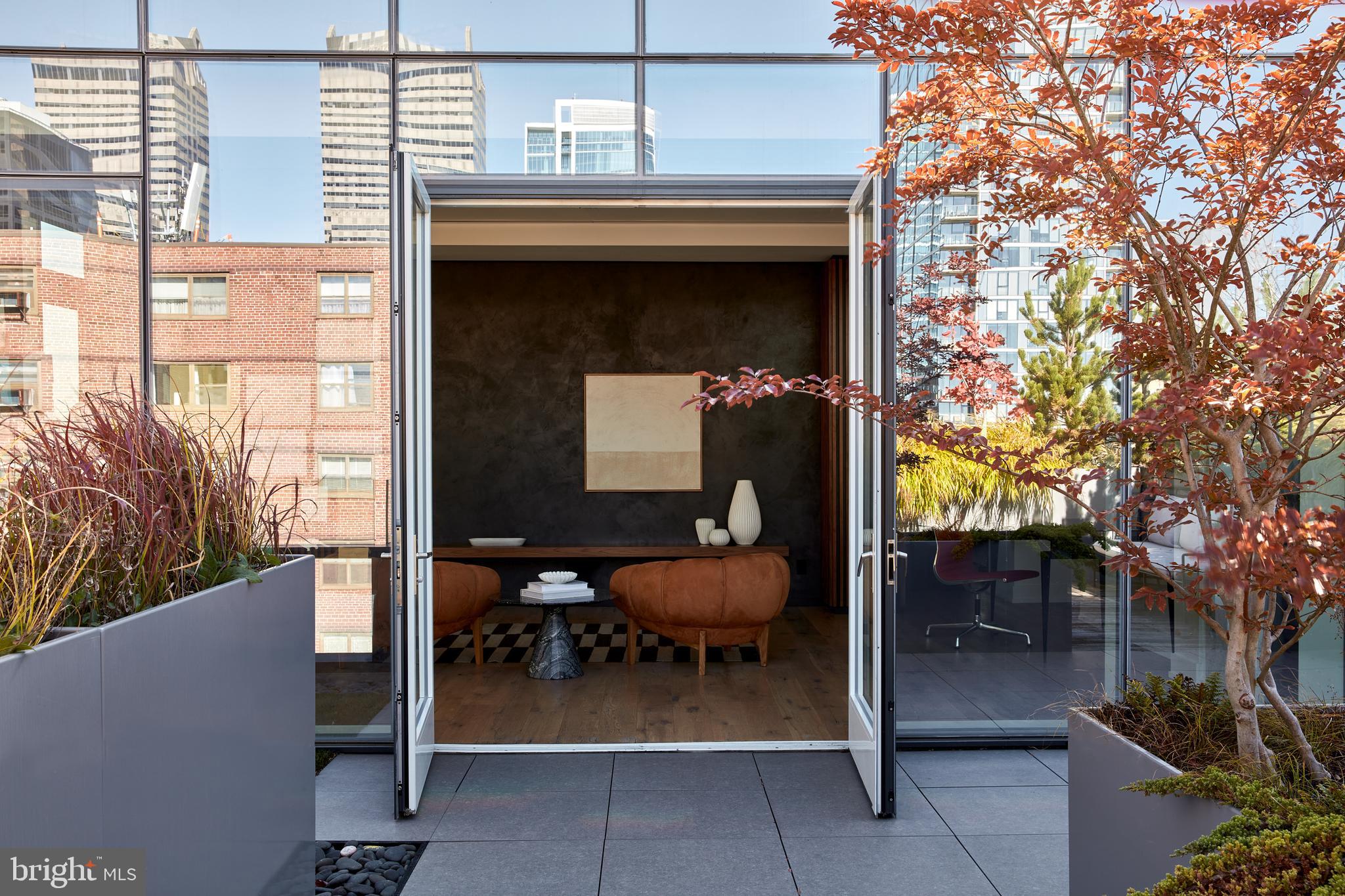 2108-10 WALNUT ST #PH