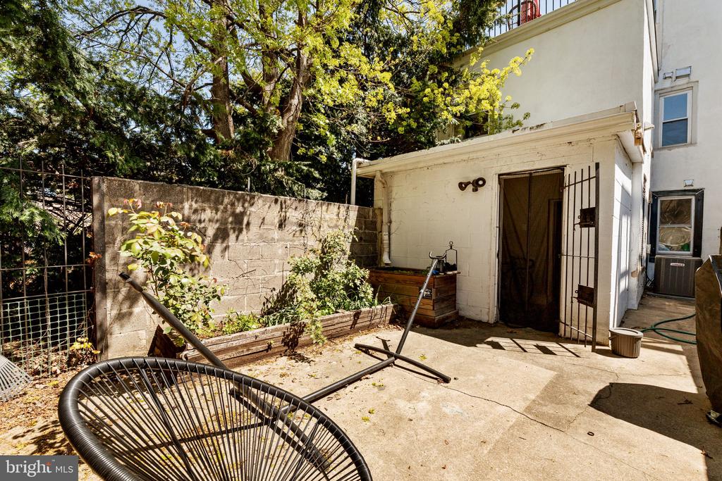 744 S 19TH STREET