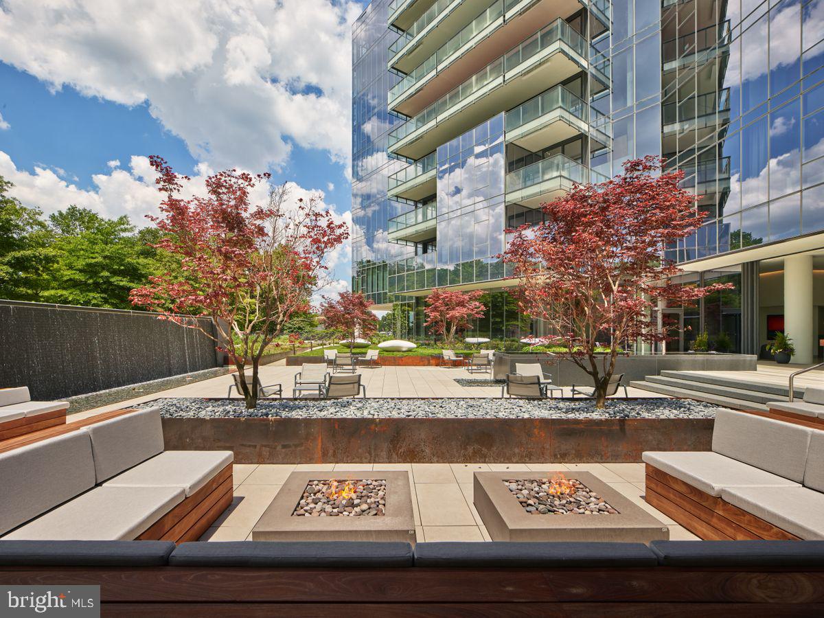 2100 Hamilton Street #2d
